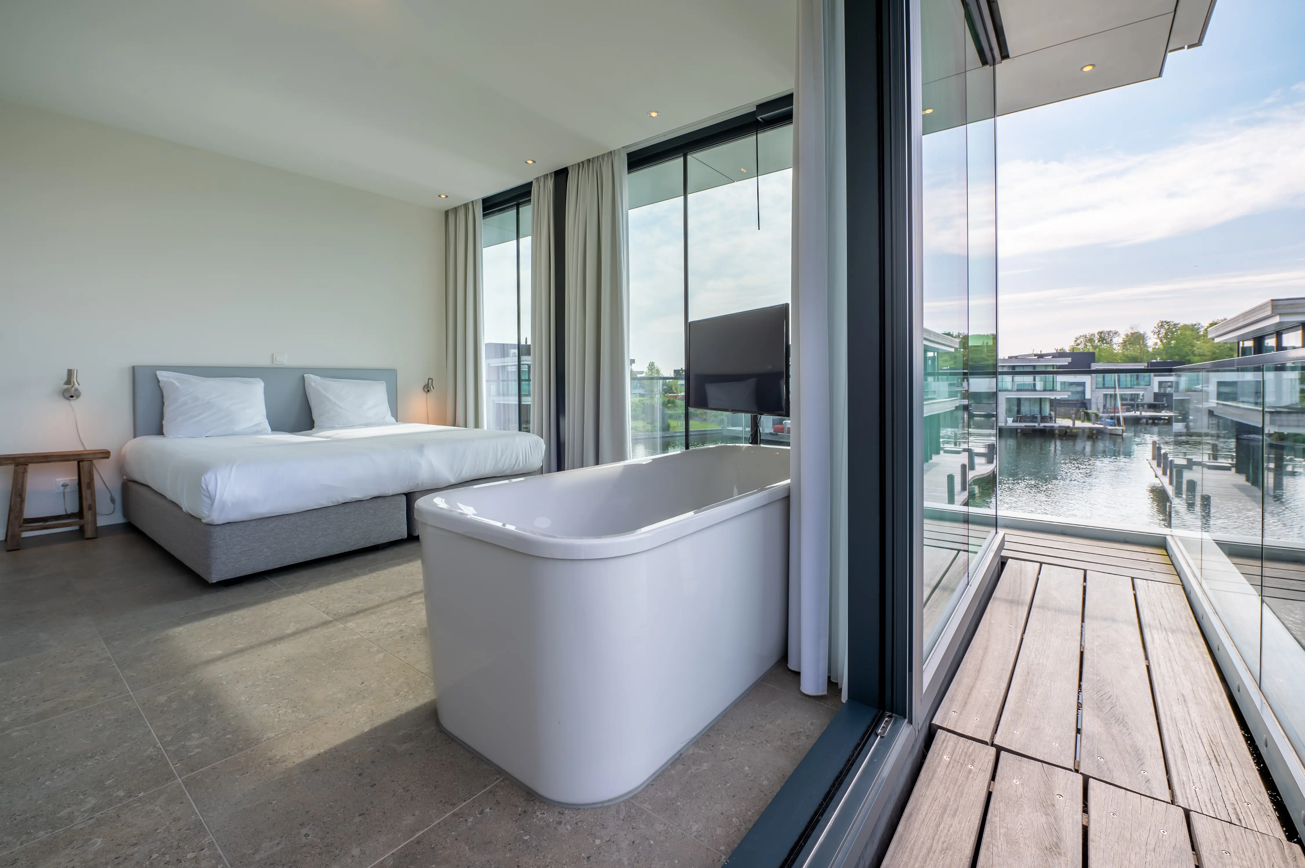 9.SF2023 HARBOUR VILLAS CPW 17 18